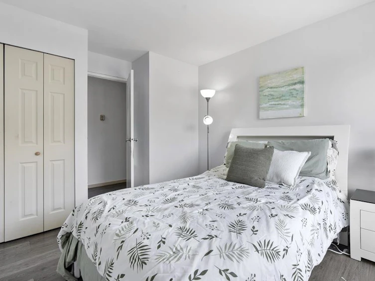 201-13771 72a, Surrey, BC, V3W 9C6 - 14