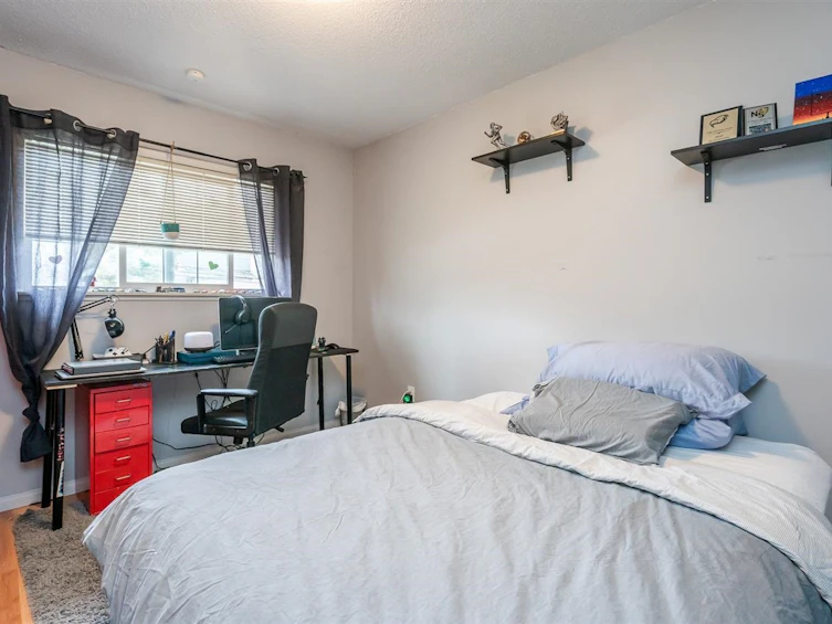 15730 Russell Avenue, Surrey, BC, V4B 2S1 - 16