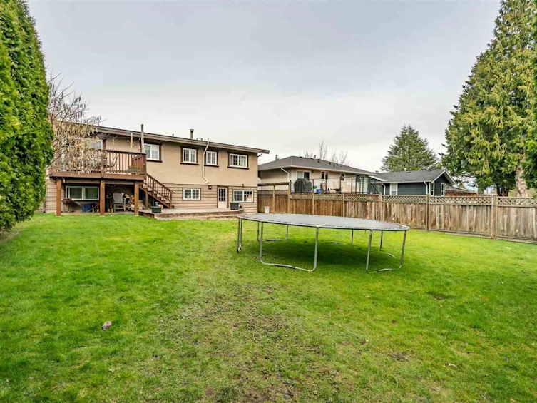 15730 Russell Avenue, Surrey, BC, V4B 2S1 - 30