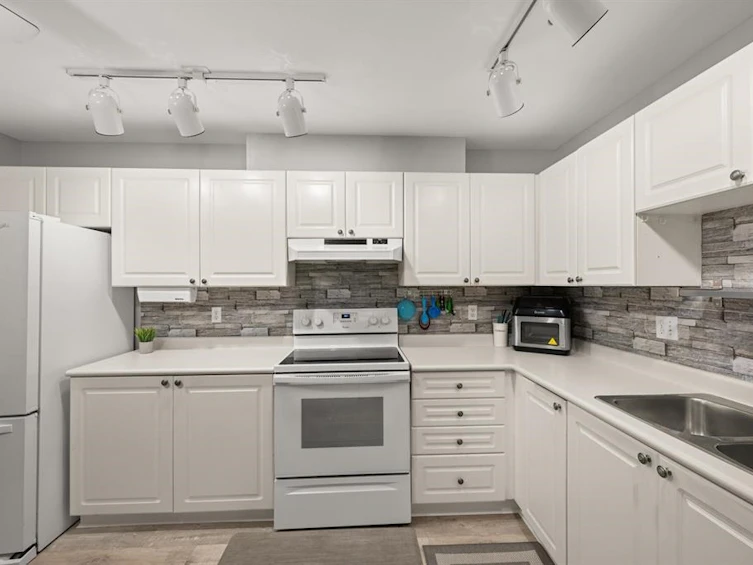218-5759 Glover Road, Langley, BC, V3A 8M8 - 8