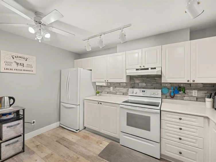 218-5759 Glover Road, Langley, BC, V3A 8M8 - 9