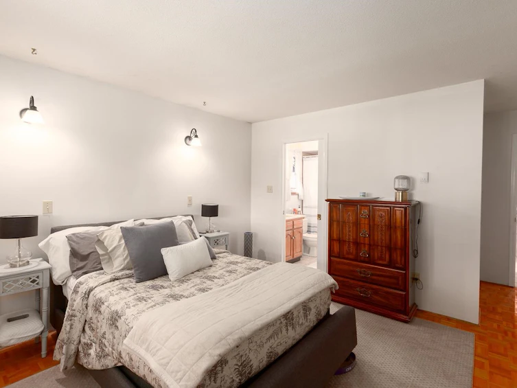 251 W 17th Avenue, Vancouver, BC, V5Y 1Z9 - 11