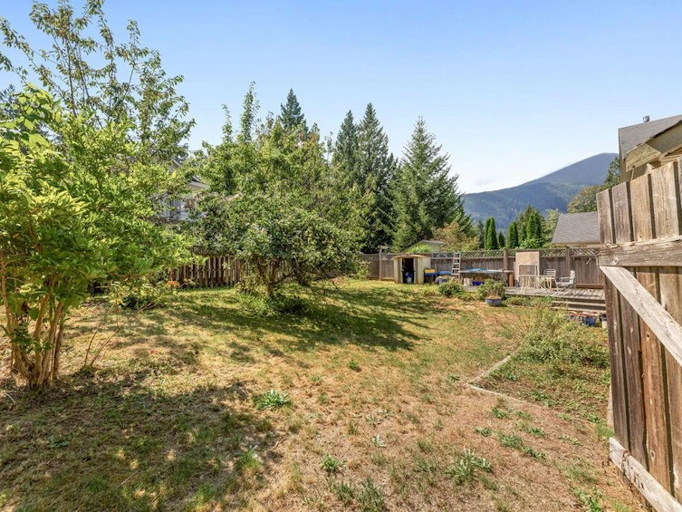 81 Monroe Road, Gibsons, BC, V0N 1V6 - 36