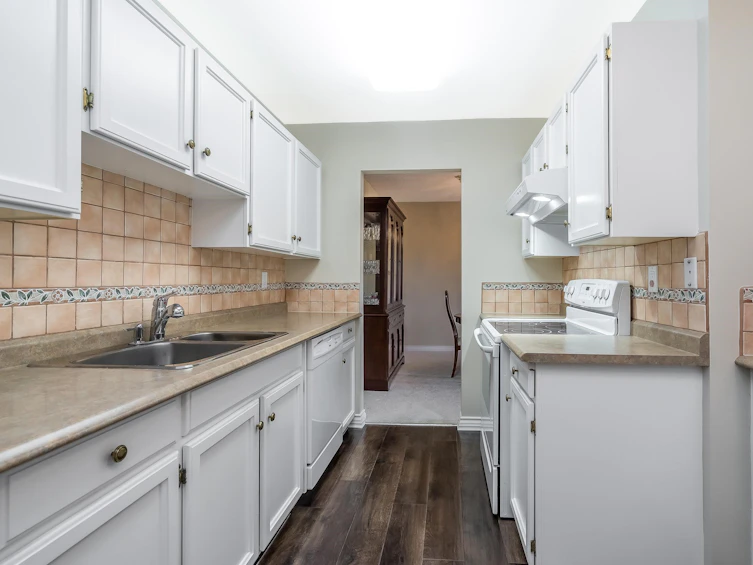 319-10631 No. 3 Road, Richmond, BC, V7A 4L8 - 11