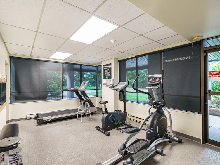 1302-9521 Cardston Court, Burnaby, BC, V3N 4R8 - 31
