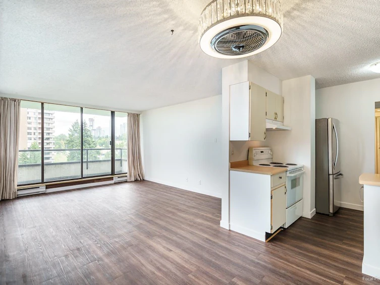 1302-9521 Cardston Court, Burnaby, BC, V3N 4R8 - 18