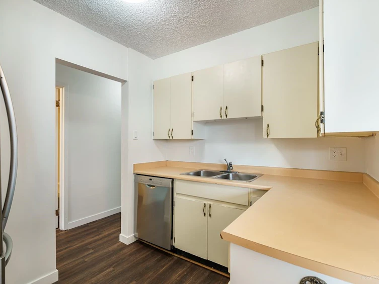 1302-9521 Cardston Court, Burnaby, BC, V3N 4R8 - 20
