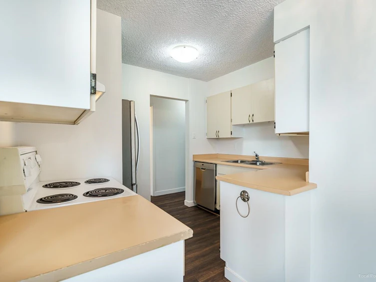 1302-9521 Cardston Court, Burnaby, BC, V3N 4R8 - 21