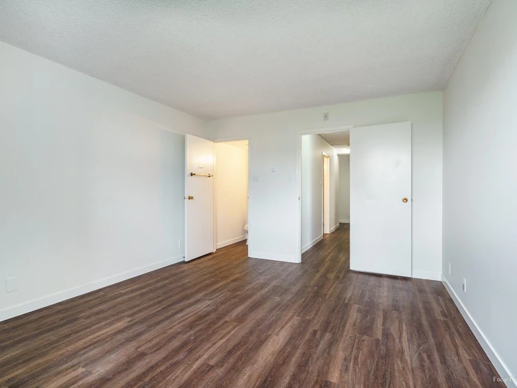 1302-9521 Cardston Court, Burnaby, BC, V3N 4R8 - 23