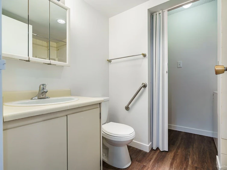 1302-9521 Cardston Court, Burnaby, BC, V3N 4R8 - 26