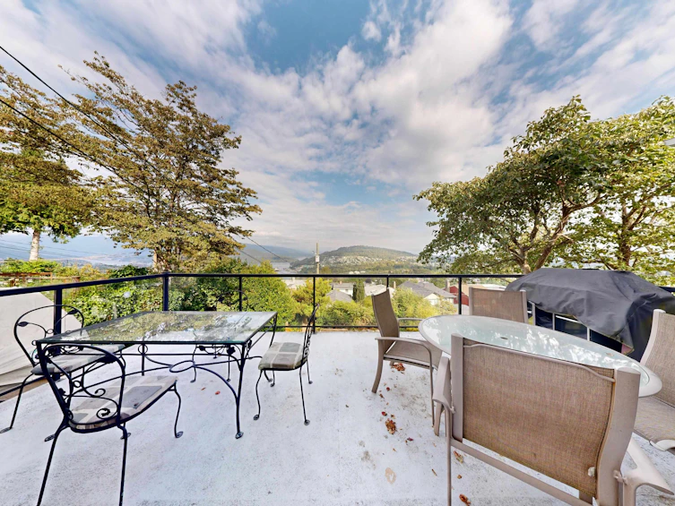 190 N Ellesmere Avenue, Burnaby, BC, V5B 1J8 - 7