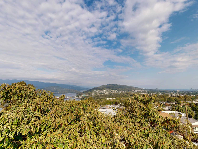 190 N Ellesmere Avenue, Burnaby, BC, V5B 1J8 - 6