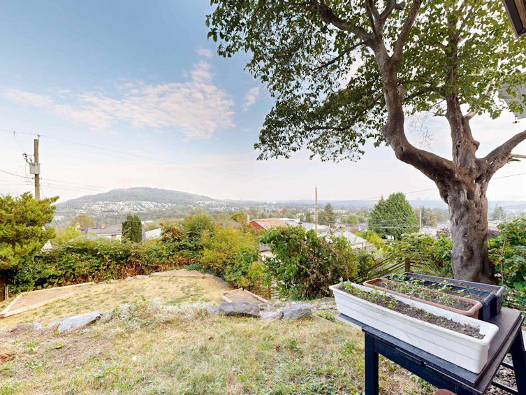 190 N Ellesmere Avenue, Burnaby, BC, V5B 1J8 - 9