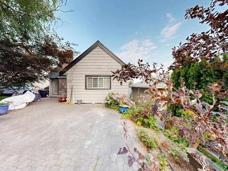 190 N Ellesmere Avenue, Burnaby, BC, V5B 1J8 - 11