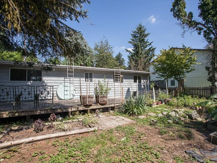 20882 Dewdney Trunk Road, Maple Ridge, BC, V2X 3E8 - 20