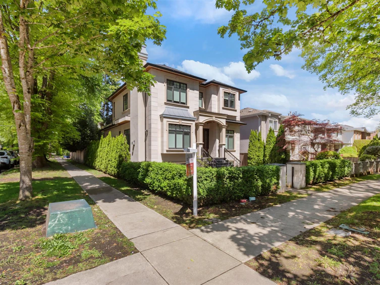 2999 W 39th Avenue, Vancouver, BC, V6N 2Z5 - 2