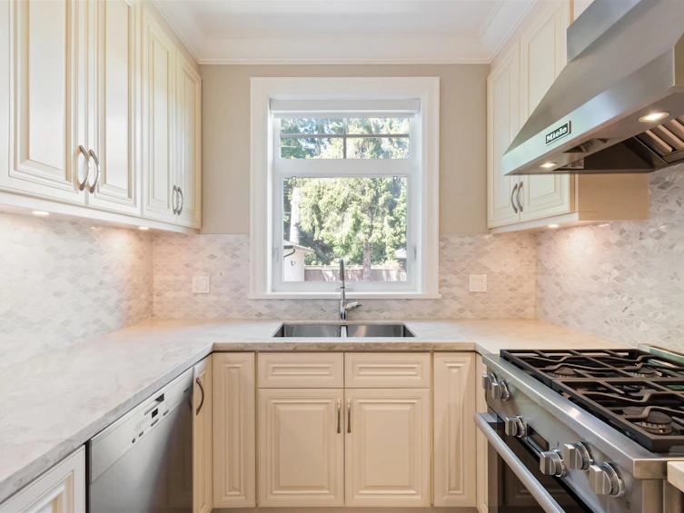 2999 W 39th Avenue, Vancouver, BC, V6N 2Z5 - 6