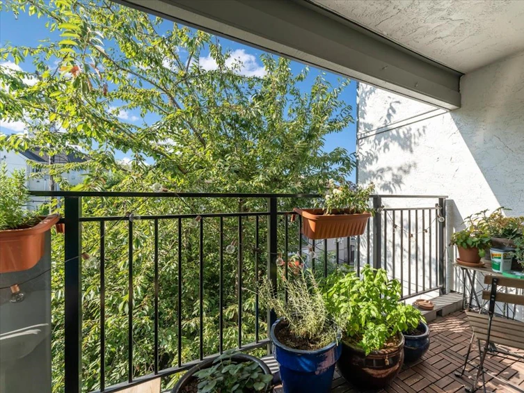 309-1484 Charles Street, Vancouver, BC, V5L 2S8 - 4