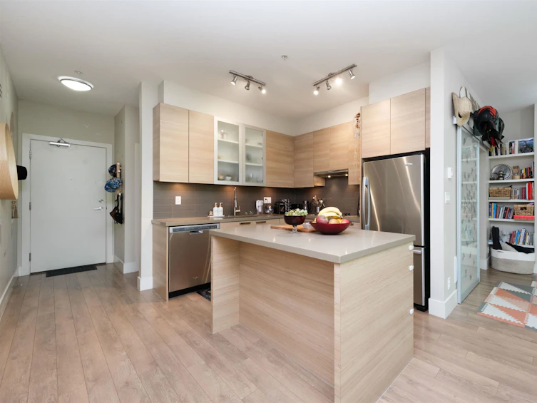 302-3606 Aldercrest Drive, North Vancouver, BC, V7G 0A3 - 3