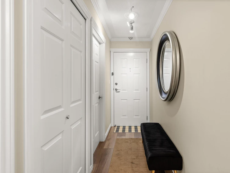 202-33090 George Ferguson, Abbotsford, BC, V2S 6Y2 - 5