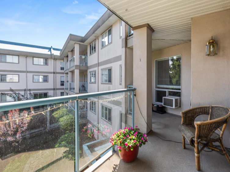 202-33090 George Ferguson, Abbotsford, BC, V2S 6Y2 - 24