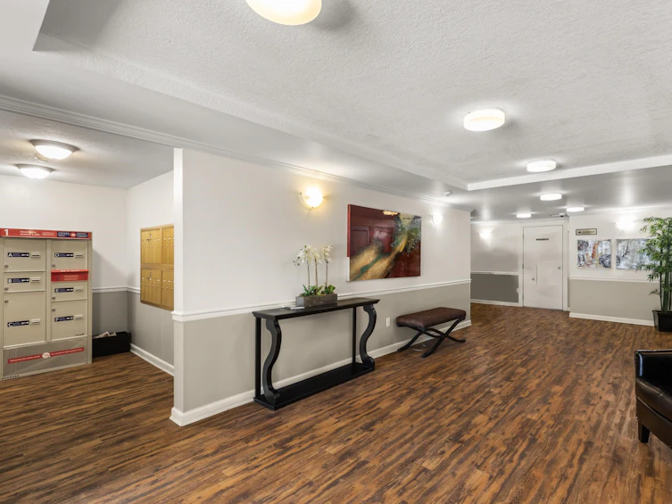 202-33090 George Ferguson, Abbotsford, BC, V2S 6Y2 - 28