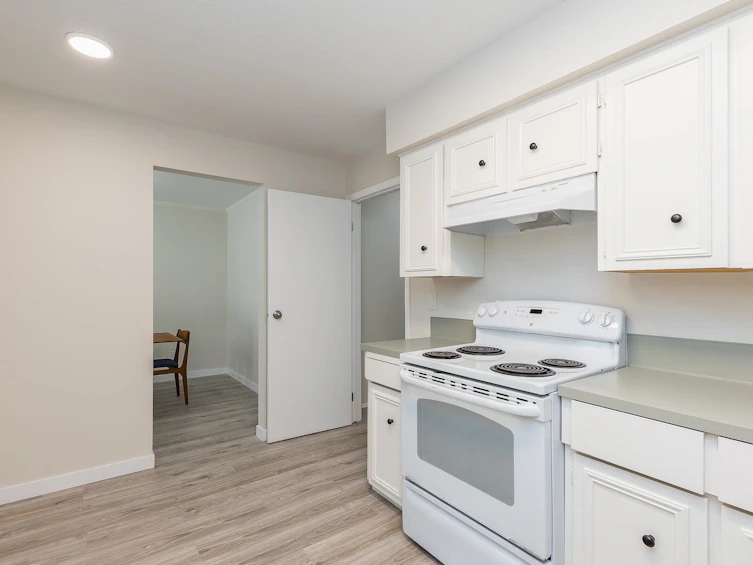 203-32055 Old Yale Road, Abbotsford, BC, V2V 6B2 - 2