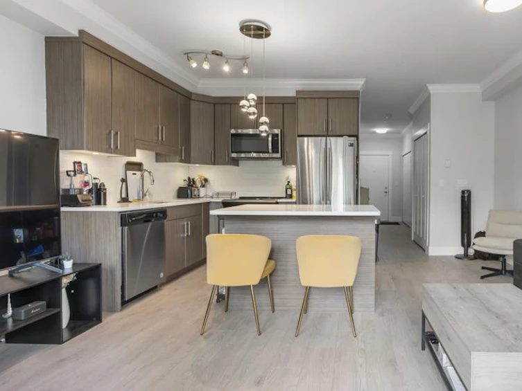 309-13763 101, Surrey, BC, V3T 0N8 - 2