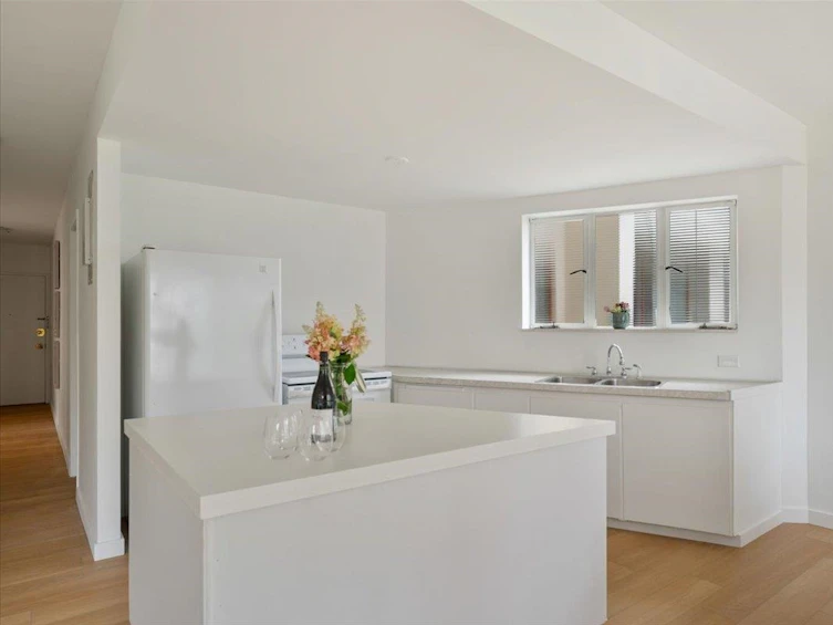 405-1949 Beach Avenue, Vancouver, BC, V6G 1Z2 - 11