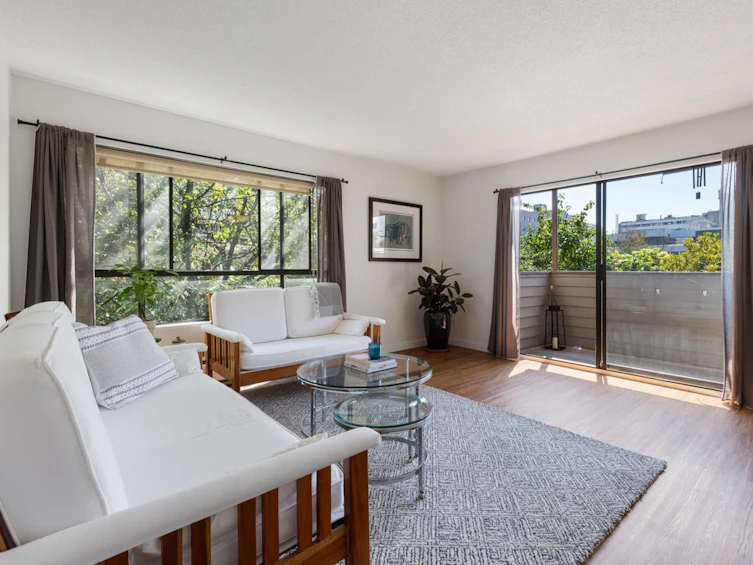 216-206 East 15th Street, North Vancouver, BC, V7L 2R3