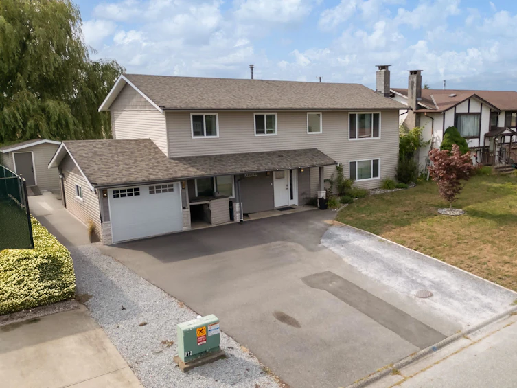 12011 188a Street, Pitt Meadows, BC, V3Y 1W6 - 2