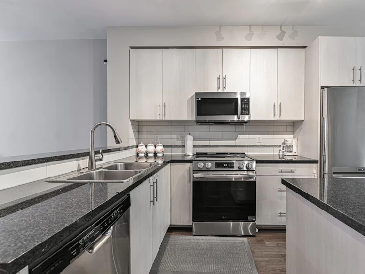 61-6123 138, Surrey, BC, V3X 1E8 - 2