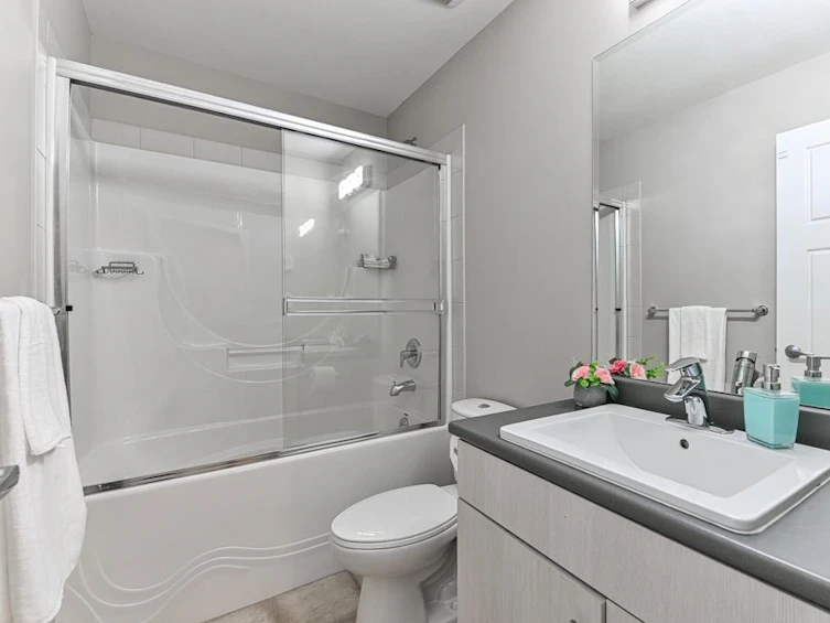 61-6123 138, Surrey, BC, V3X 1E8 - 14