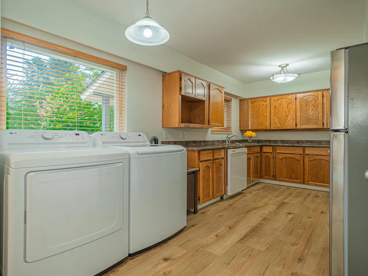 699 Duval Court, Coquitlam, BC, V3J 3L2 - 11
