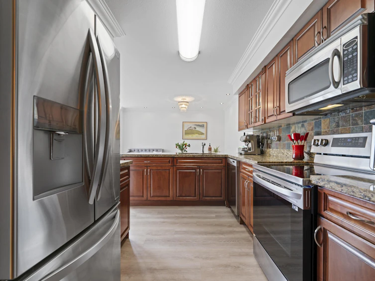 642 St. Georges Avenue, North Vancouver, BC, V7L 4S4 - 8