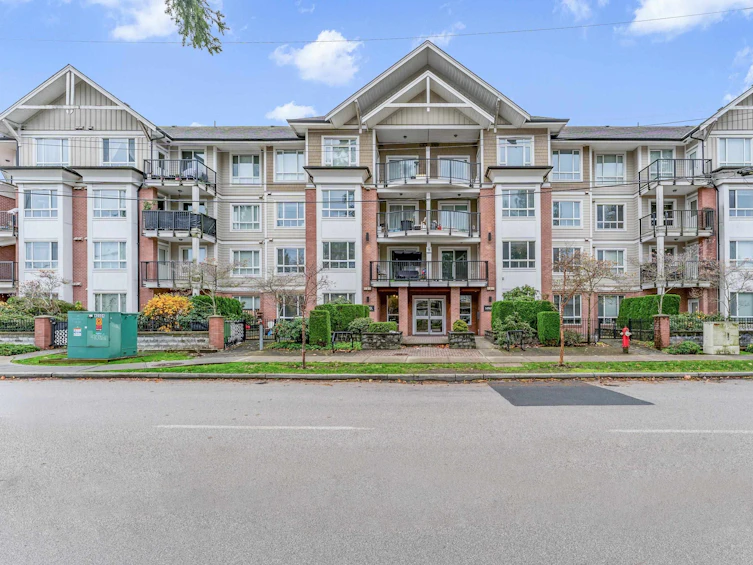 306-14960 102a, Surrey, BC, V3R 6A3 - 2