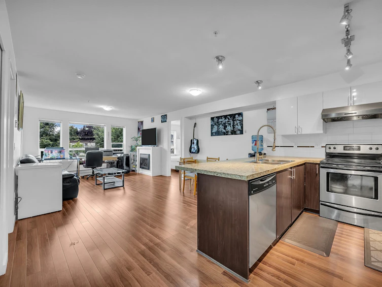 306-14960 102a, Surrey, BC, V3R 6A3 - 13