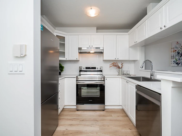 402-5600 Andrews Road, Richmond, BC, V7E 6N1 - 3