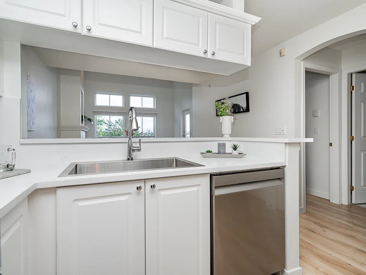 402-5600 Andrews Road, Richmond, BC, V7E 6N1 - 4