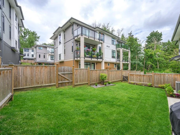 8-35810 Mckee, Abbotsford, BC, V3G 0H9 - 35