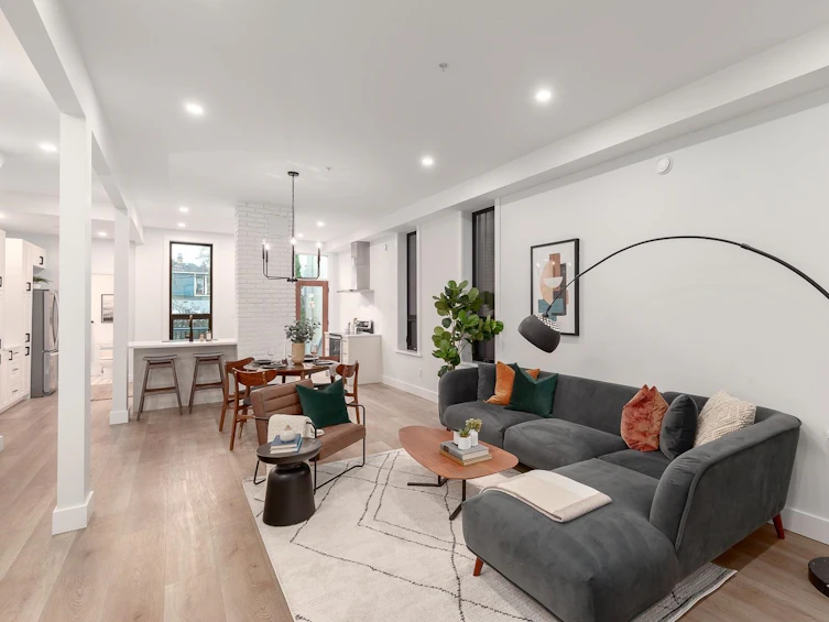 716 East Pender Street, Vancouver, BC, V6A 1V7 - 2