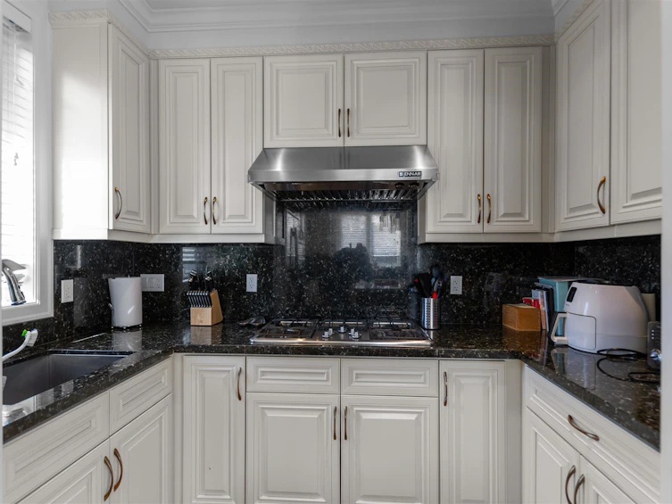 3368 W 12 Avenue, Vancouver, BC, V6R 2M9 - 12