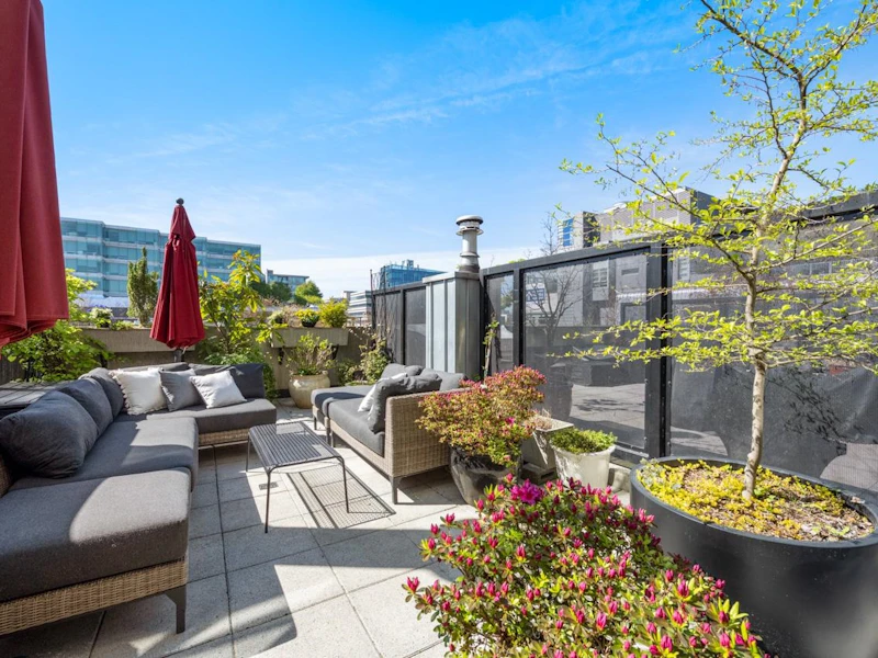 305 - 428 W 8th Avenue, Vancouver BC V5Y 1N9