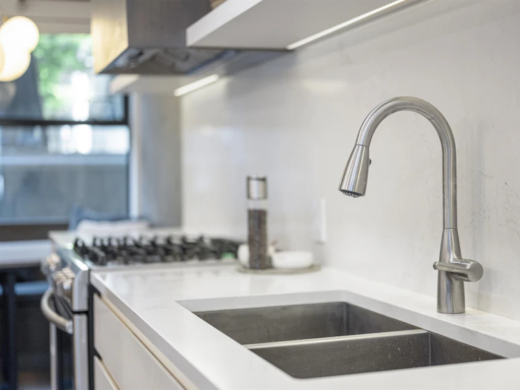 305-428 West 8th Avenue, Vancouver, BC, V5Y 1N9 - 4