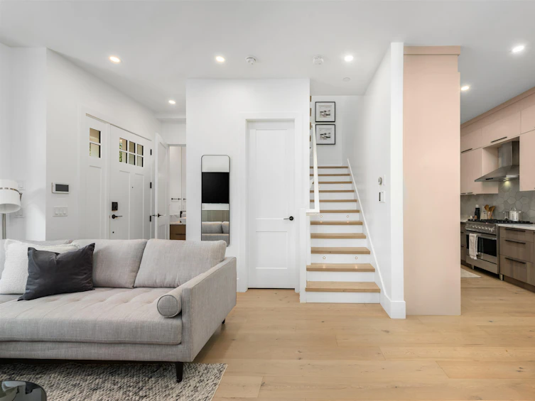 2317 Napier Street, Vancouver, BC, V5L 2P4 - 4
