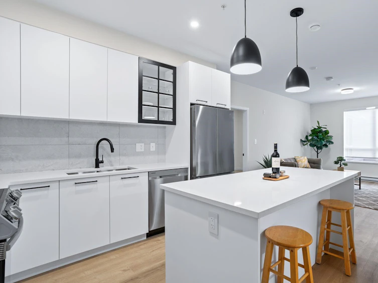 301-8117 200a, Langley, BC, V2Y 3G5 - 8