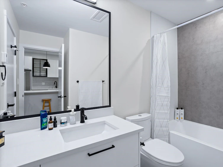 301-8117 200a, Langley, BC, V2Y 3G5 - 21