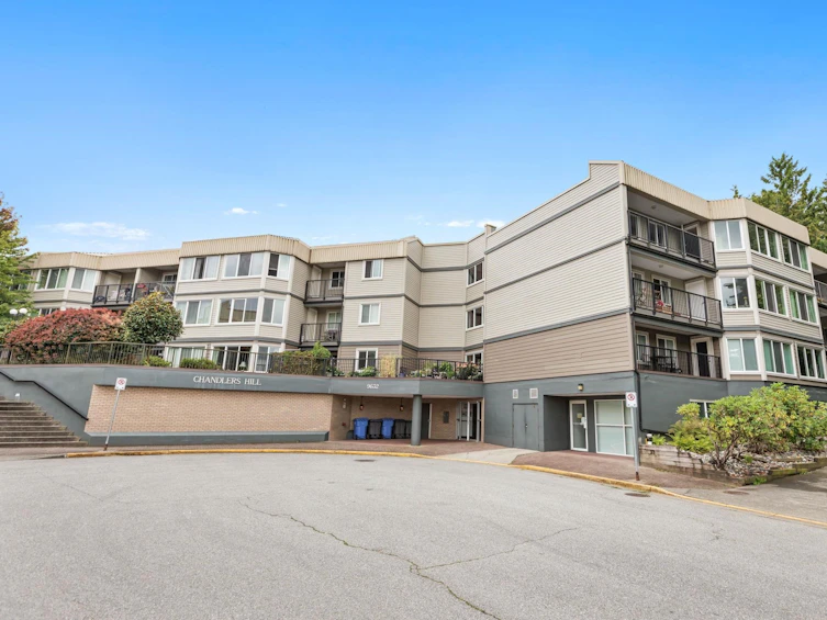 301-9632 120a, Surrey, BC, V3V 4H4 - 2