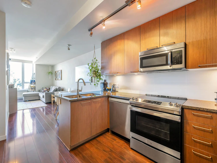 305-2008 E 54th Avenue, Vancouver, BC, V5P 1Y6 - 4