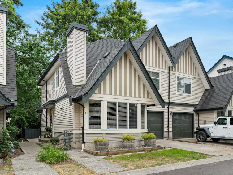 87-18883 65, Surrey, BC, V3S 8Y2 - 2